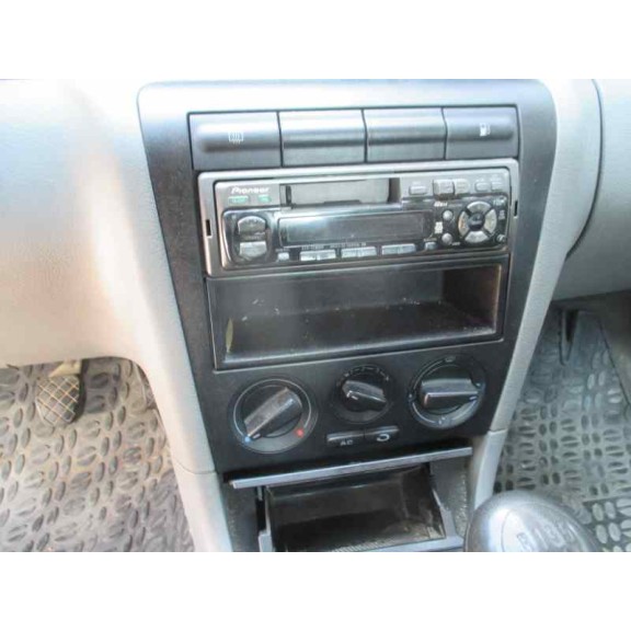 skoda octavia berlina (1u2) del año 2000