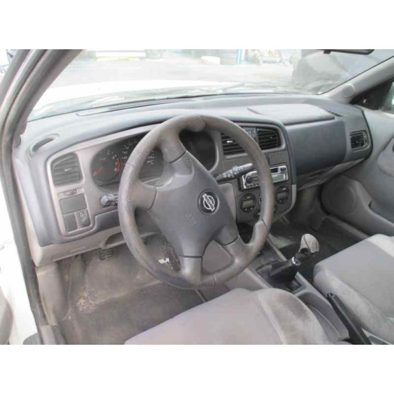 nissan primera berlina (p11) del año 2001