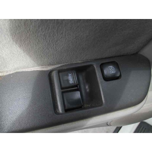 nissan primera berlina (p11) del año 2001