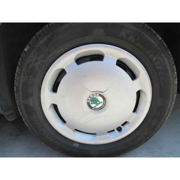 skoda octavia berlina (1u2) del año 2000