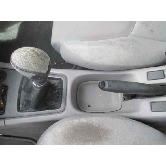 nissan primera berlina (p11) del año 2001