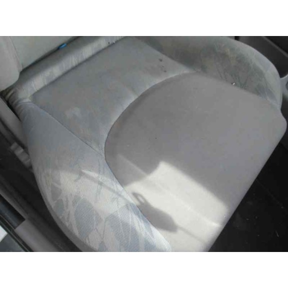 nissan primera berlina (p11) del año 2001