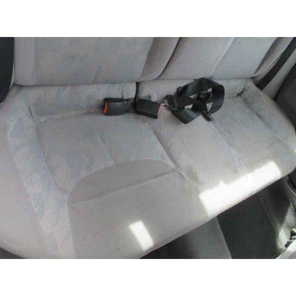 nissan primera berlina (p11) del año 2001