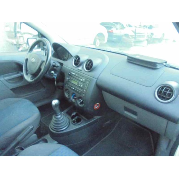 ford fiesta (cbk) del año 2002