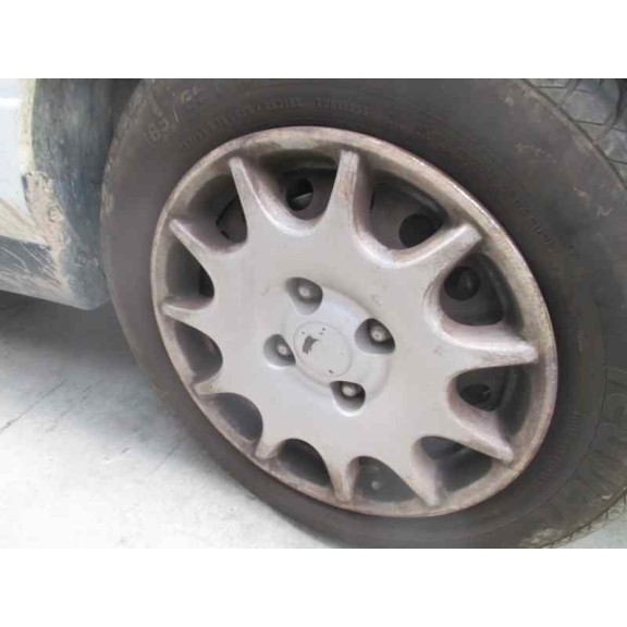 nissan primera berlina (p11) del año 2001