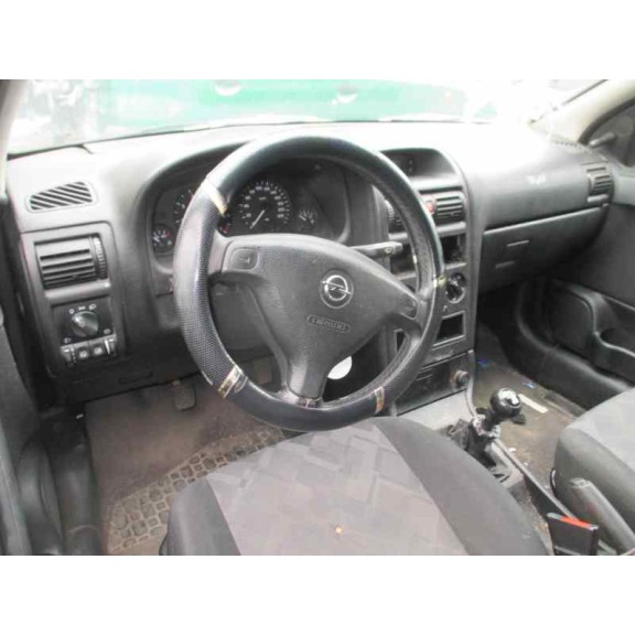 opel astra g berlina del año 2001