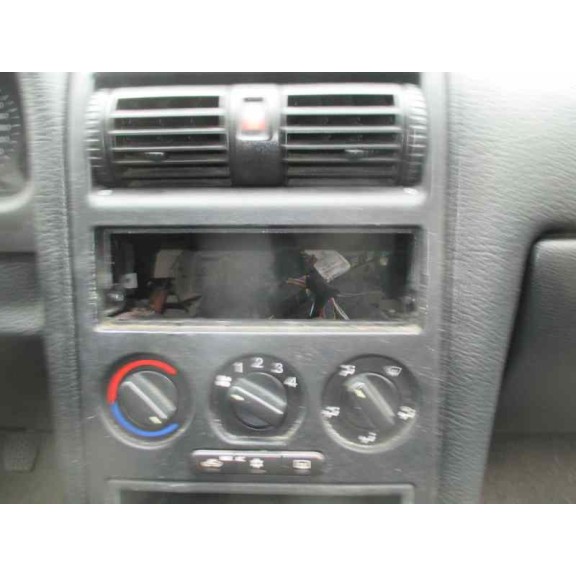 opel astra g berlina del año 2001