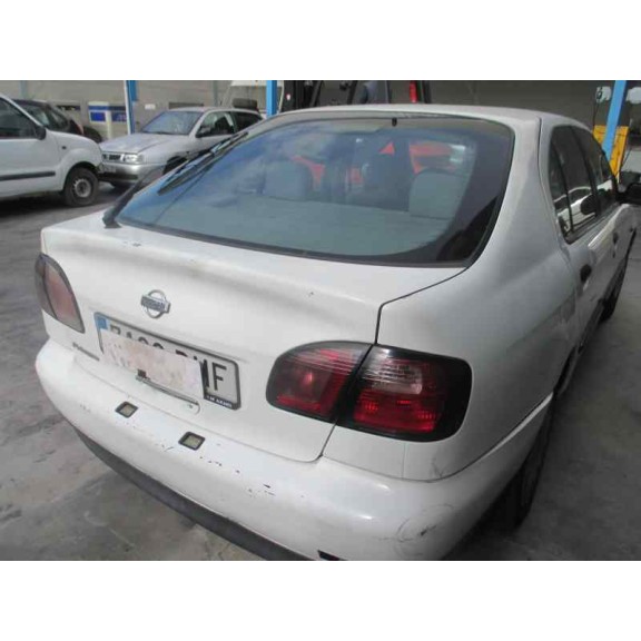 nissan primera berlina (p11) del año 2001