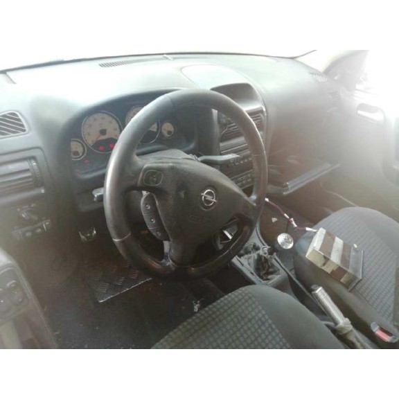 opel astra g berlina del año 2003