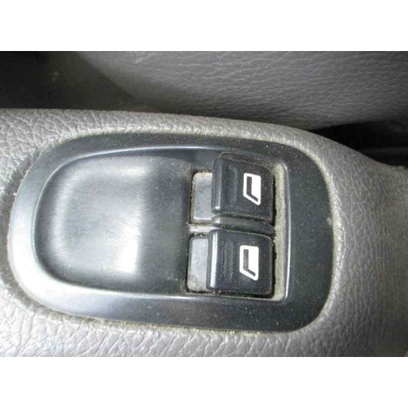 peugeot 206 berlina del año 2000