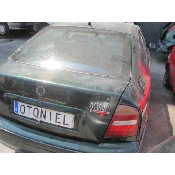 skoda octavia berlina (1u2) del año 2000