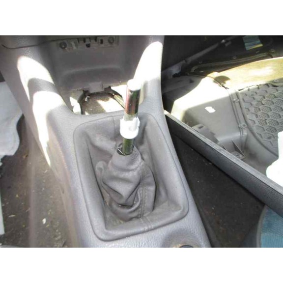 peugeot 206 berlina del año 2000