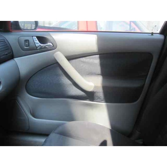 skoda octavia berlina (1u2) del año 2000