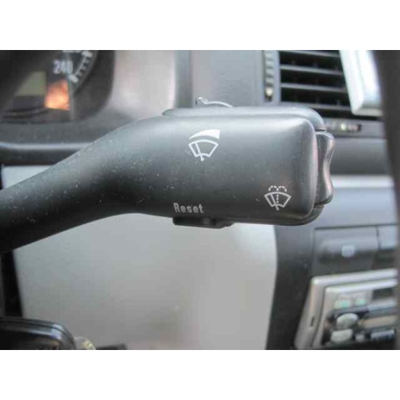 skoda octavia berlina (1u2) del año 2000