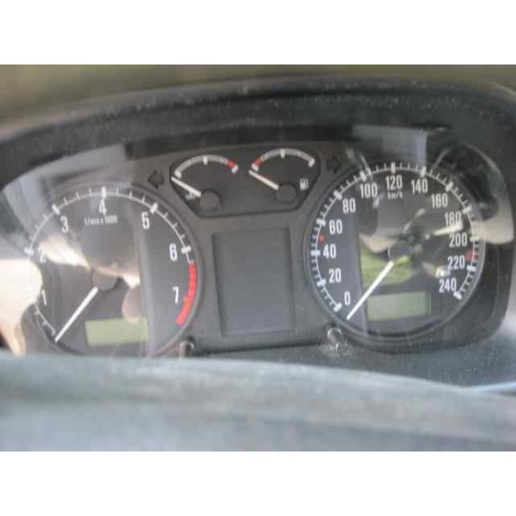 skoda octavia berlina (1u2) del año 2000