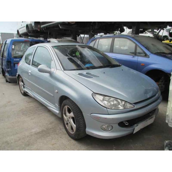 peugeot 206 berlina del año 2001