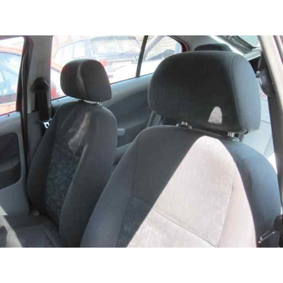 skoda octavia berlina (1u2) del año 2000