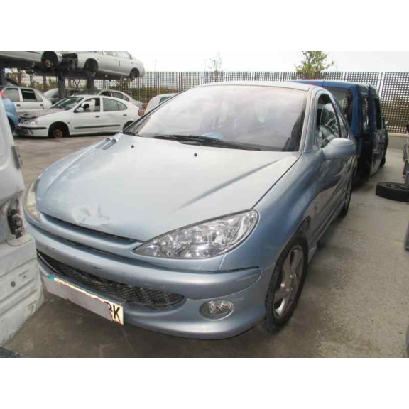 peugeot 206 berlina del año 2001