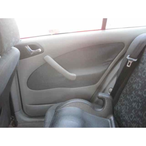 skoda octavia berlina (1u2) del año 2000