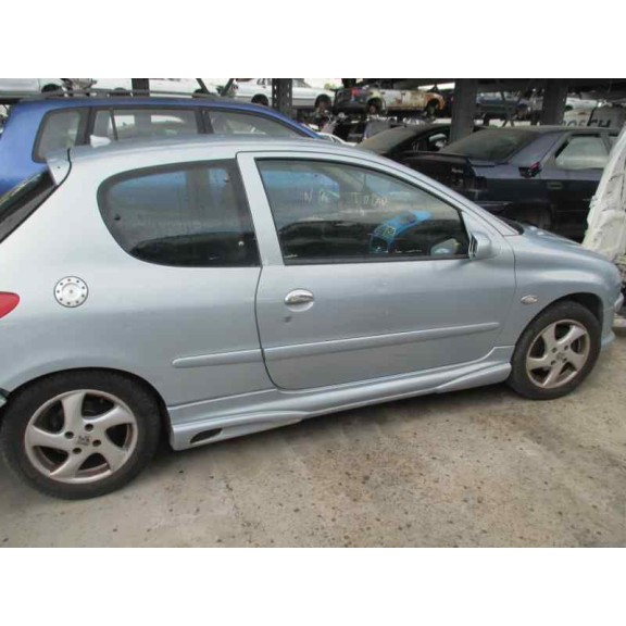 peugeot 206 berlina del año 2001