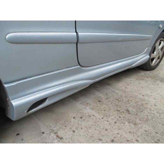 peugeot 206 berlina del año 2001