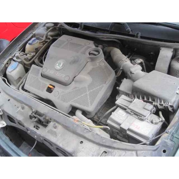 skoda octavia berlina (1u2) del año 2000