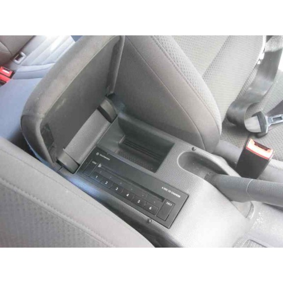 volkswagen golf v berlina (1k1) del año 2005