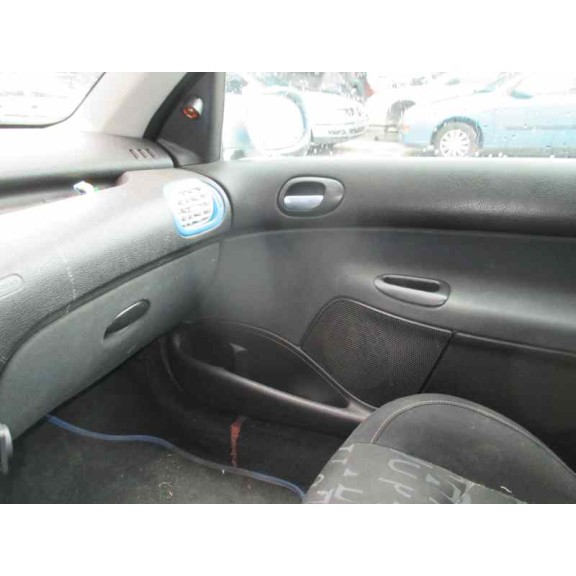 peugeot 206 berlina del año 2001