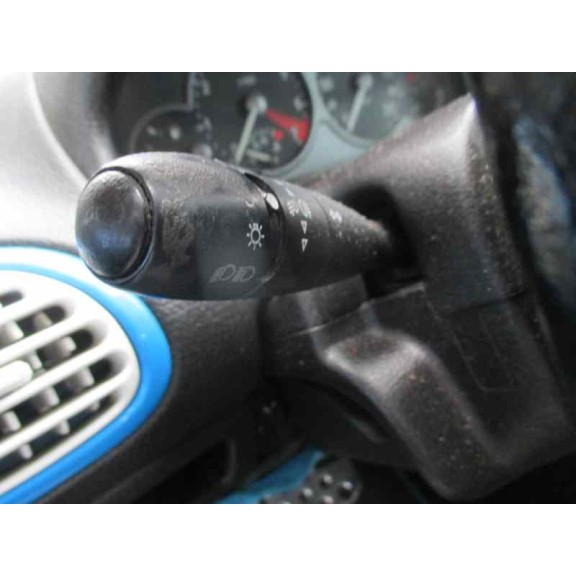 peugeot 206 berlina del año 2001