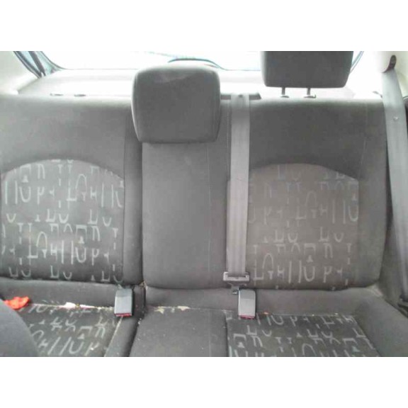 peugeot 206 berlina del año 2001