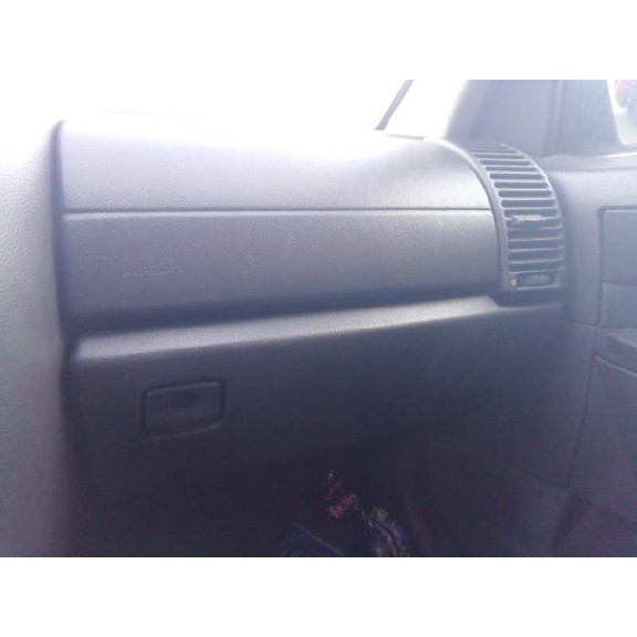 opel omega b del año 2001