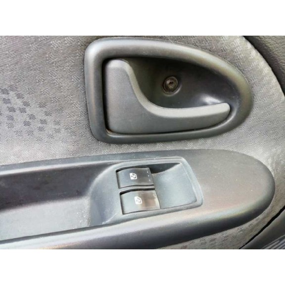 renault clio ii fase ii (b/cb0) del año 2007