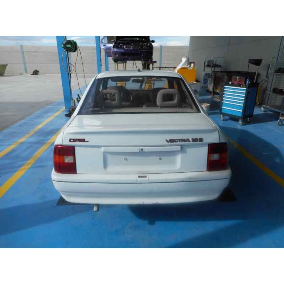 opel vectra a del año 1990