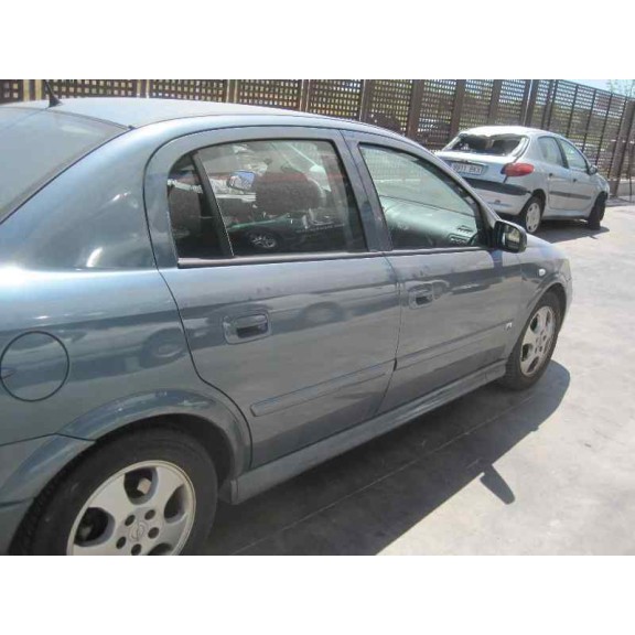 opel astra g berlina del año 2001