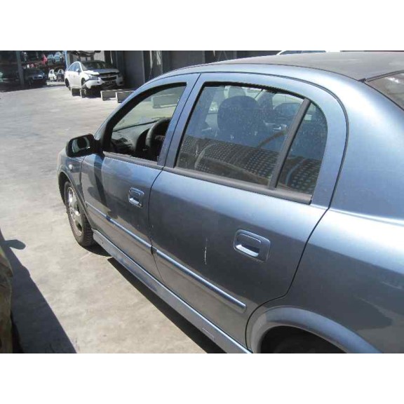 opel astra g berlina del año 2001