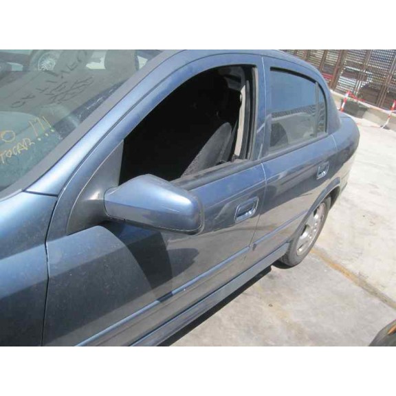 opel astra g berlina del año 2001