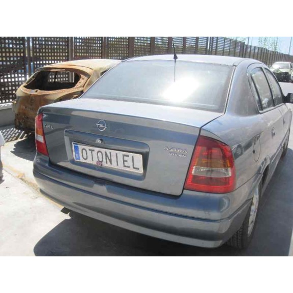 opel astra g berlina del año 2001