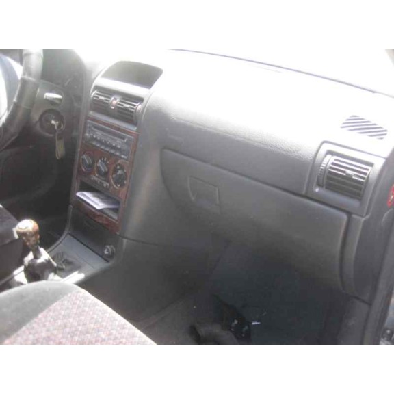 opel astra g berlina del año 2001