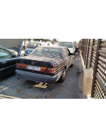 mercedes-benz clase e (w124) berlina del año 1985 2