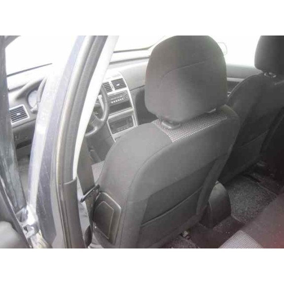 peugeot 307 berlina (s2) del año 2007