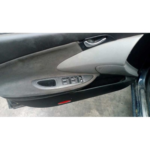 nissan primera berlina (p12) del año 2002