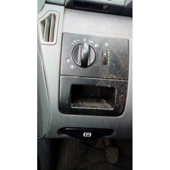 mercedes-benz vito caja cerrada 6.03  del año 2004