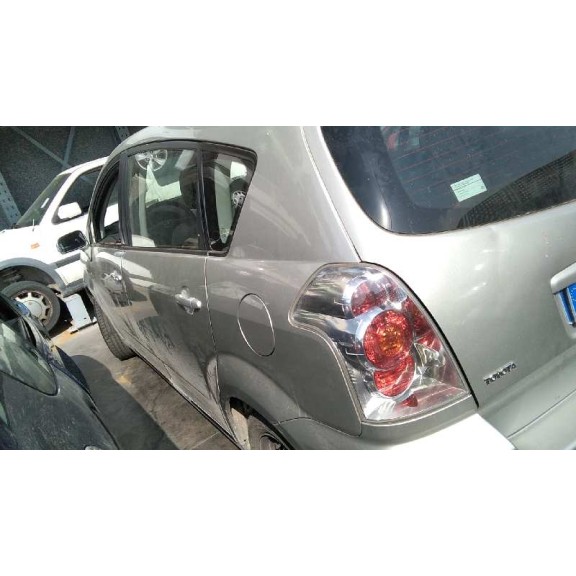 toyota corolla verso (r1) del año 2007