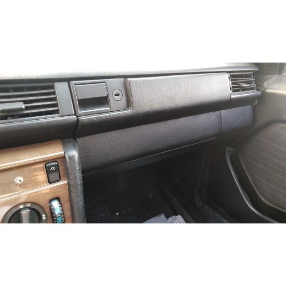 mercedes-benz clase e (w124) berlina del año 1985