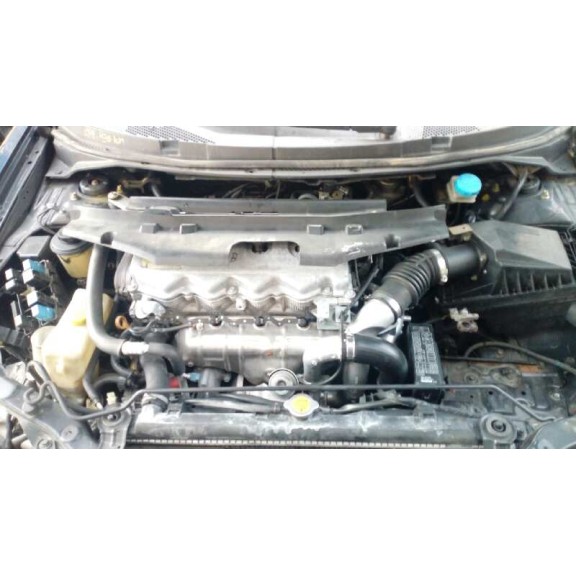 nissan primera berlina (p12) del año 2002