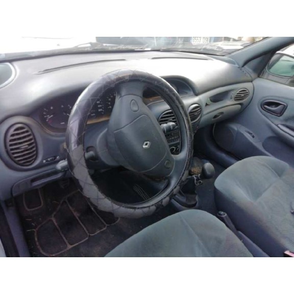 renault megane i berlina hatchback (ba0) del año 1996