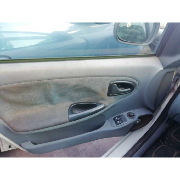 renault megane i berlina hatchback (ba0) del año 1996