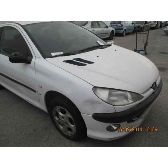 peugeot 206 berlina del año 2000