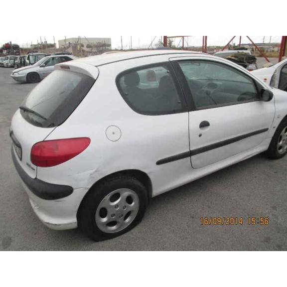 peugeot 206 berlina del año 2000