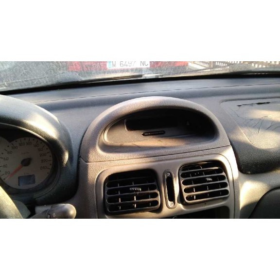 renault clio ii fase i (b/cbo) del año 2001